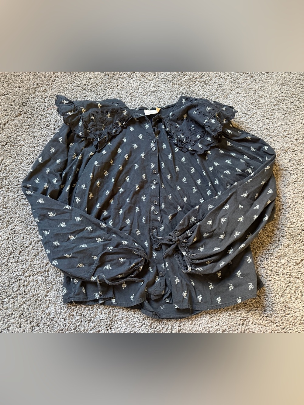 Universal Thread Button Down Blouse - Picture 2 of 3